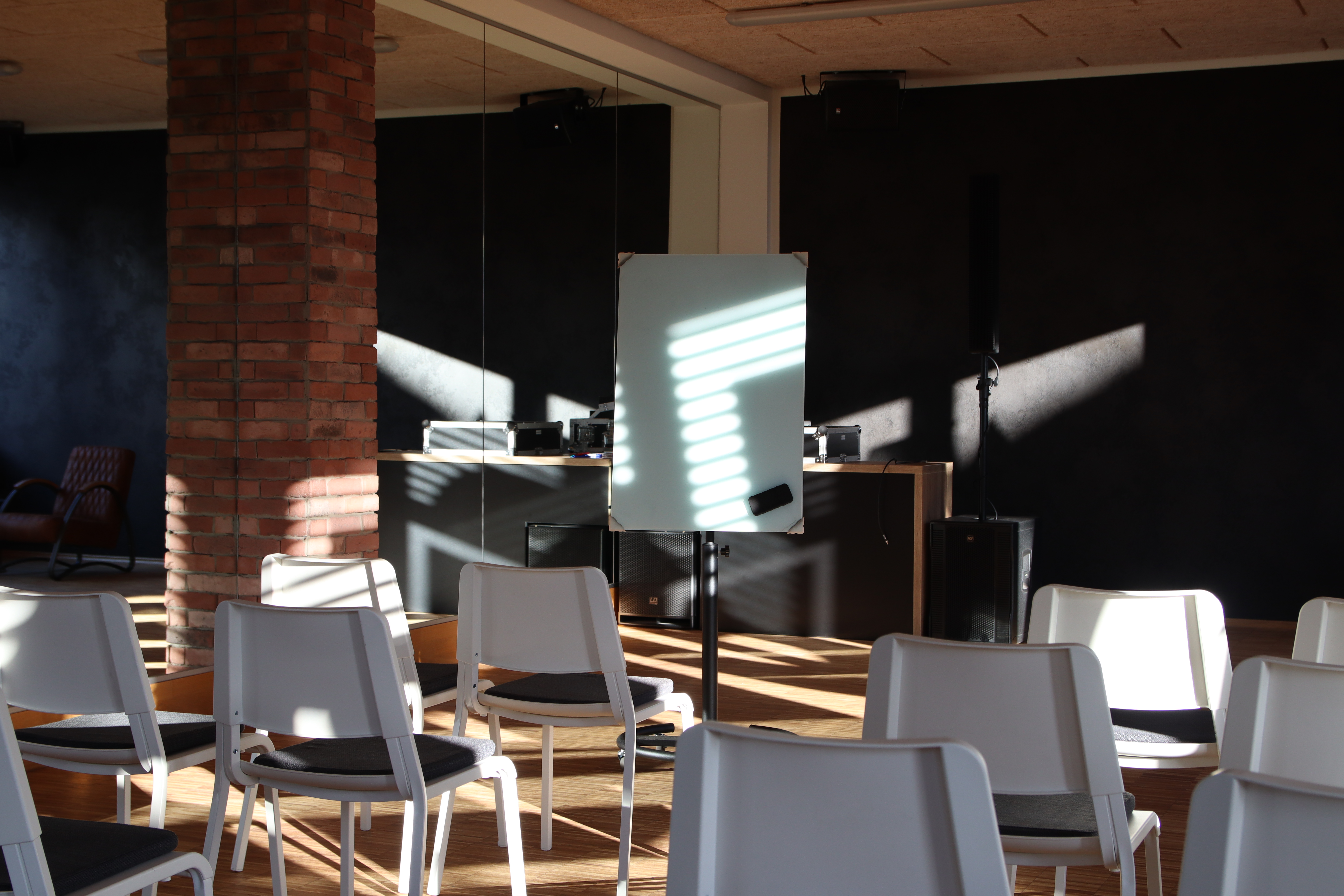 Raum B Business Setup mit Bestuhlung im CHANGA Koblenz