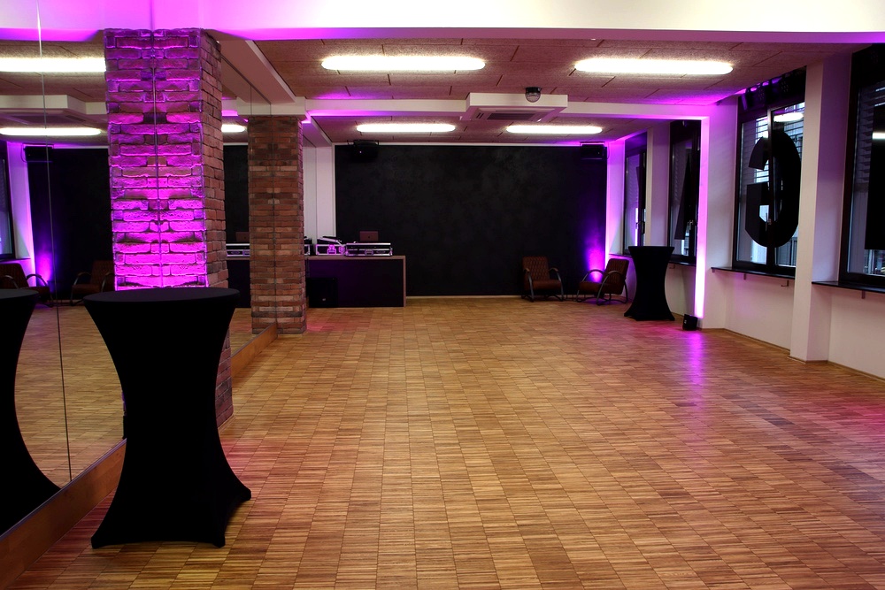 Raum B mit DJ Setup im CHANGA Koblenz